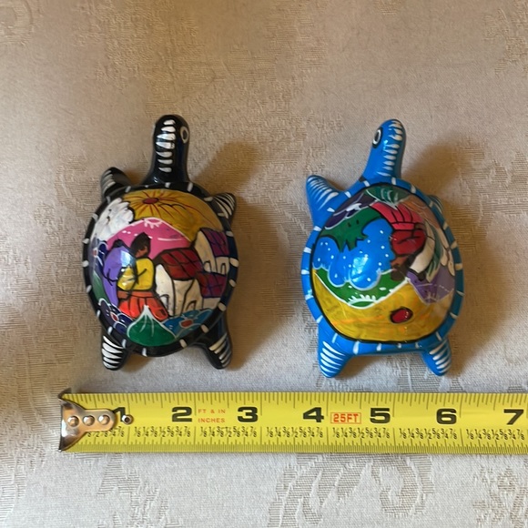 Hand-painted , signed, Mexican folk art terra cotta turtle tortoise trinket box - Picture 15 of 16